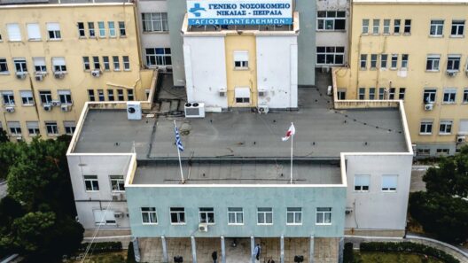 Κρατικό Νίκαιας: Άνδρας απειλούσε πολίτες με όπλο ΒΙΝΤΕΟ