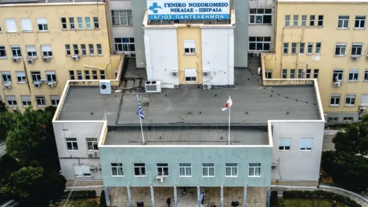 Κρατικό Νίκαιας: Άνδρας απειλούσε πολίτες με όπλο