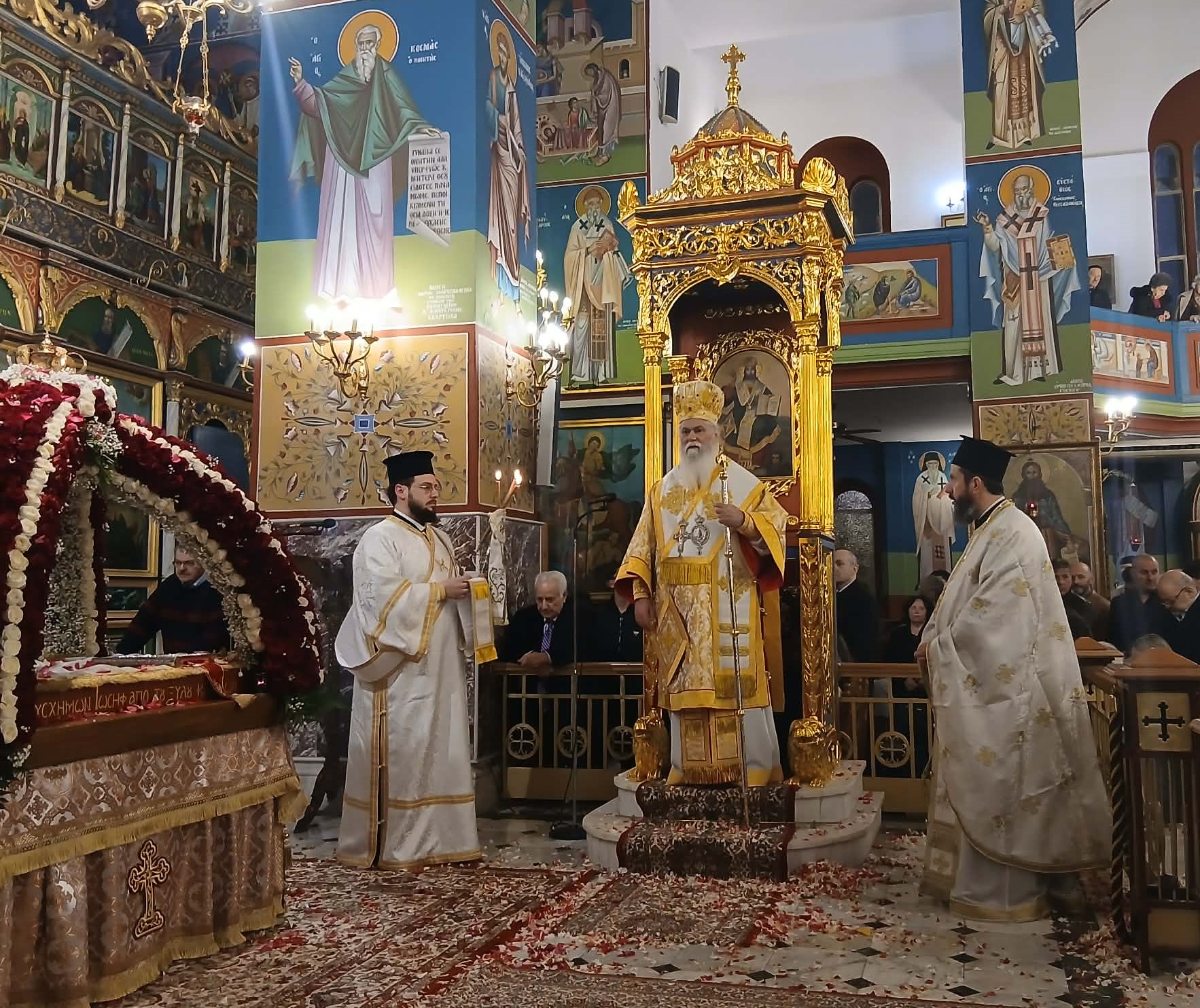 Η Ακολουθία του Επιταφίου Θρήνου στην Ιερά Μητρόπολη Καλαβρύτων και Αιγιαλείας ΦΩΤΟ