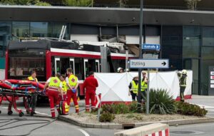 Αυστρία: Λεωφορείο μπούκαρε σε σούπερ μάρκετ - Ένας νεκρός και 7 τραυματίες