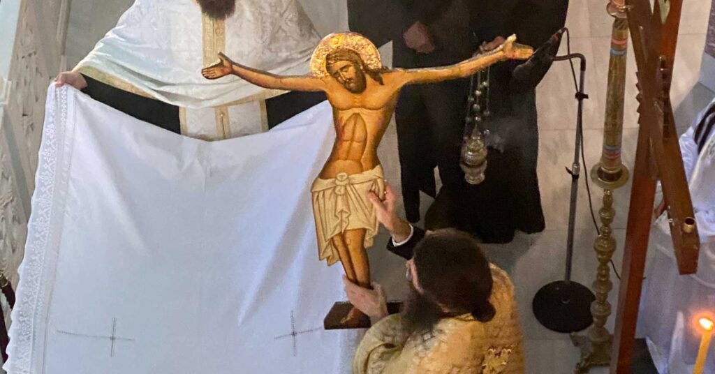 Πάτρα: Η Ακολουθία της Αποκαθήλωσης στον Μητροπολιτικό Ναό της Ευαγγελίστριας ΑΠΕΥΘΕΙΑΣ