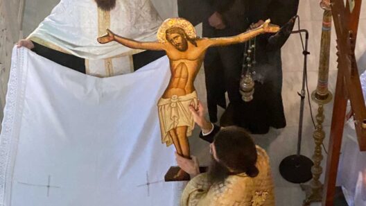 ΑΠΕΥΘΕΙΑΣ η Ακολουθία των Μεγάλων Ωρών και η Αποκαθήλωση στον Μητροπολιτικό Ναό Πατρών 39 ΑΠΕΥΘΕΙΑΣ η Ακολουθία των Μεγάλων Ωρών και η Αποκαθήλωση στον Μητροπολιτικό Ναό Πατρών