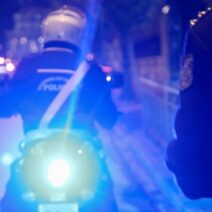 Ημίγυμνη και σε σύγχυση εντοπίστηκε 19χρονη στην Πετρούπολη