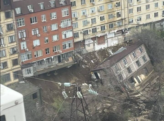 Ρωσία: Νεκροί και χιλιάδες εκτοπισμένοι από καταστροφικές πλημμύρες ΒΙΝΤΕΟ 26 Ρωσία: Νεκροί και χιλιάδες εκτοπισμένοι από καταστροφικές πλημμύρες ΒΙΝΤΕΟ