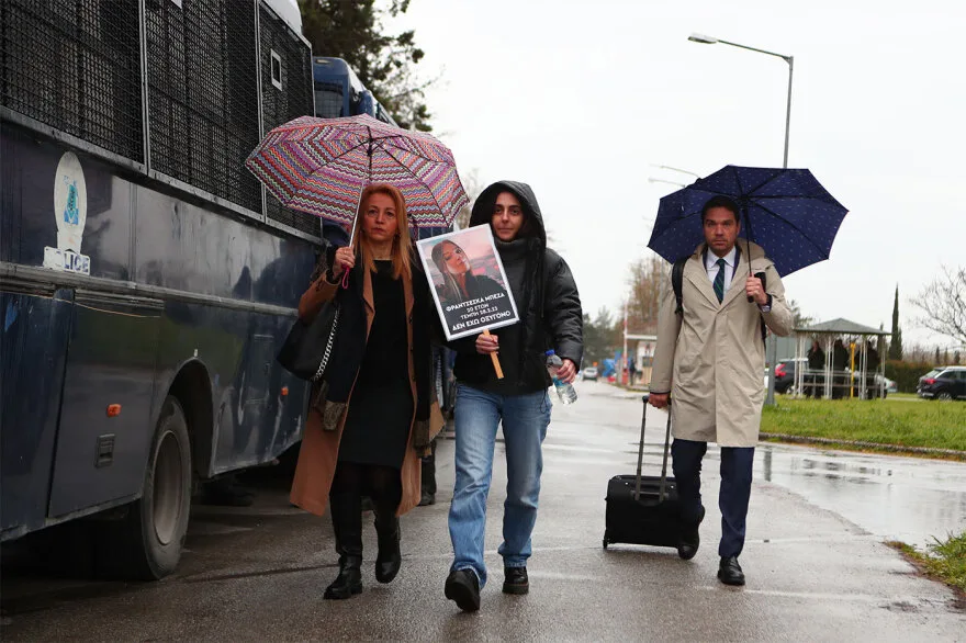 Διακοπή στη δίκη των Τεμπών: Ενταση με Καρυστιανού - Κωνσταντοπούλου, επεισόδιο με Ρούτσι ΦΩΤΟ - ΒΙΝΤΕΟ