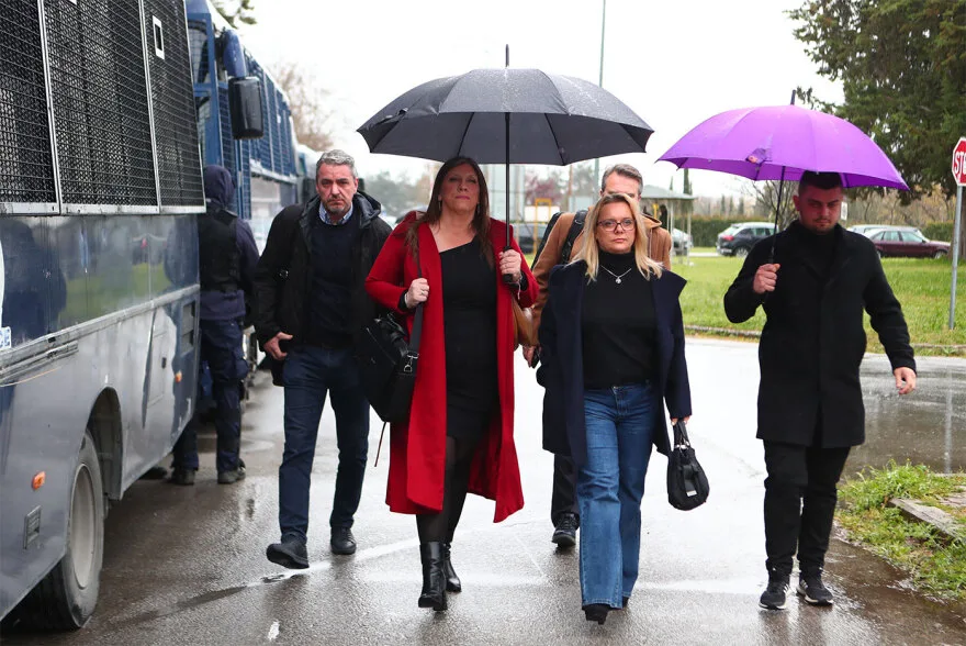 Διακοπή στη δίκη των Τεμπών: Ενταση με Καρυστιανού - Κωνσταντοπούλου, επεισόδιο με Ρούτσι ΦΩΤΟ - ΒΙΝΤΕΟ