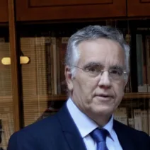 Στο στόχαστρο κουκουλοφόρων το σπίτι Ντογιάκου, αναποδογύρισαν αυτοκίνητο