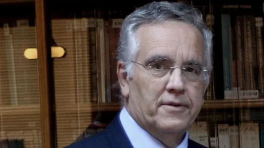 Στο στόχαστρο κουκουλοφόρων το σπίτι Ντογιάκου, αναποδογύρισαν αυτοκίνητο