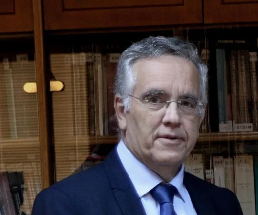 Στο στόχαστρο κουκουλοφόρων το σπίτι Ντογιάκου, αναποδογύρισαν αυτοκίνητο ΦΩΤΟ