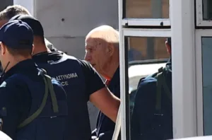 Βαρύτατες διώξεις στον 89χρονος για τις επιθέσεις σε ΕΦΚΑ και Εφετείο: «Προτιμώ τη φυλακή από το γηροκομείο»