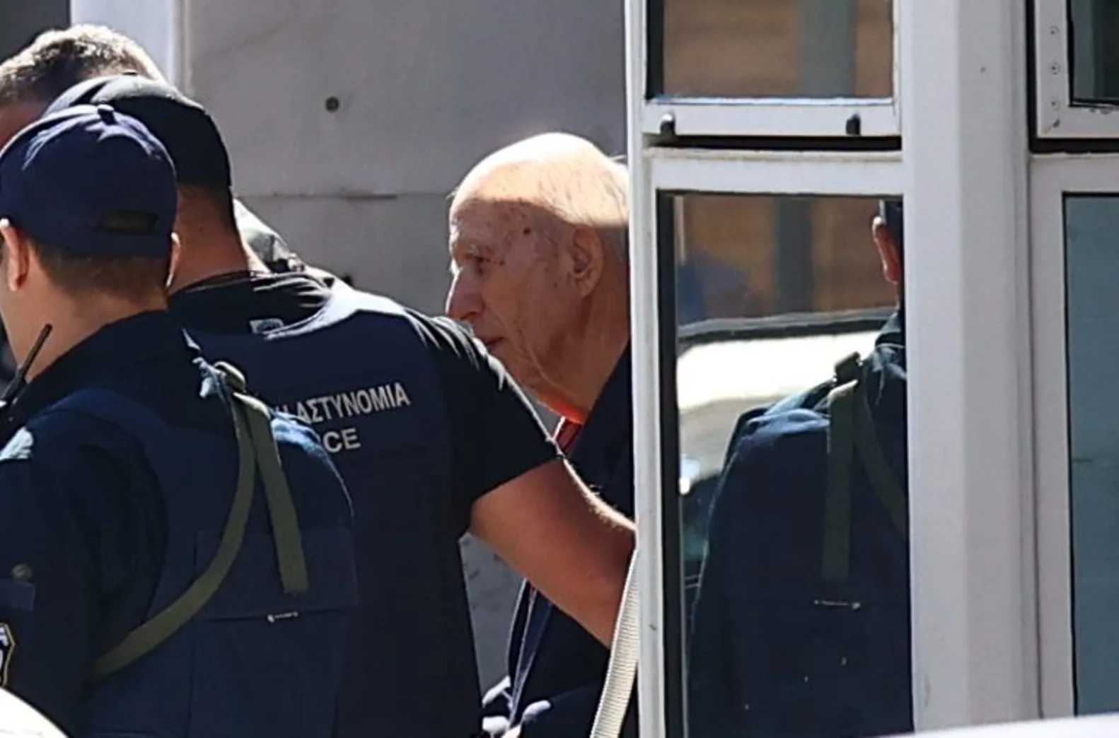 Ενώπιον της ανακρίτριας ο 89χρονος «πιστολέρο»: Το σχέδιο για να «κάνει ντόρο», τι θα ζητήσει