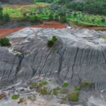 Παυλόκαστρο Πάτρας: Εξερευνάται κρυμμένος ασβεστολιθικός λόφος, λιμνούλες και κάστρο ΒΙΝΤΕΟ