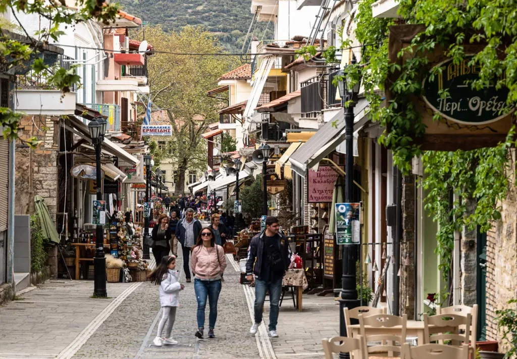 Καλάβρυτα: Τουριστική προβολή με 4 πλεονεκτήματα - Το Patrapress.gr παρουσιάζει το Σχέδιο 25 Καλάβρυτα: Τουριστική προβολή με 4 πλεονεκτήματα - Το Patrapress.gr παρουσιάζει το Σχέδιο