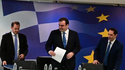 Η εξειδίκευση των 8 νέων μέτρων για παιδιά, δανειολήπτες και επιχειρήσεις - Τι αλλάζει στους συνταξιούχους ΒΙΝΤΕΟ ΠΙΝΑΚΕΣ