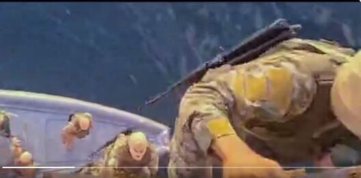 Ιράν: Βίντεο από την κατάληψη του ελληνικού «Epaminondas» - Η στιγμή του ρεσάλτο στο Ορμούζ