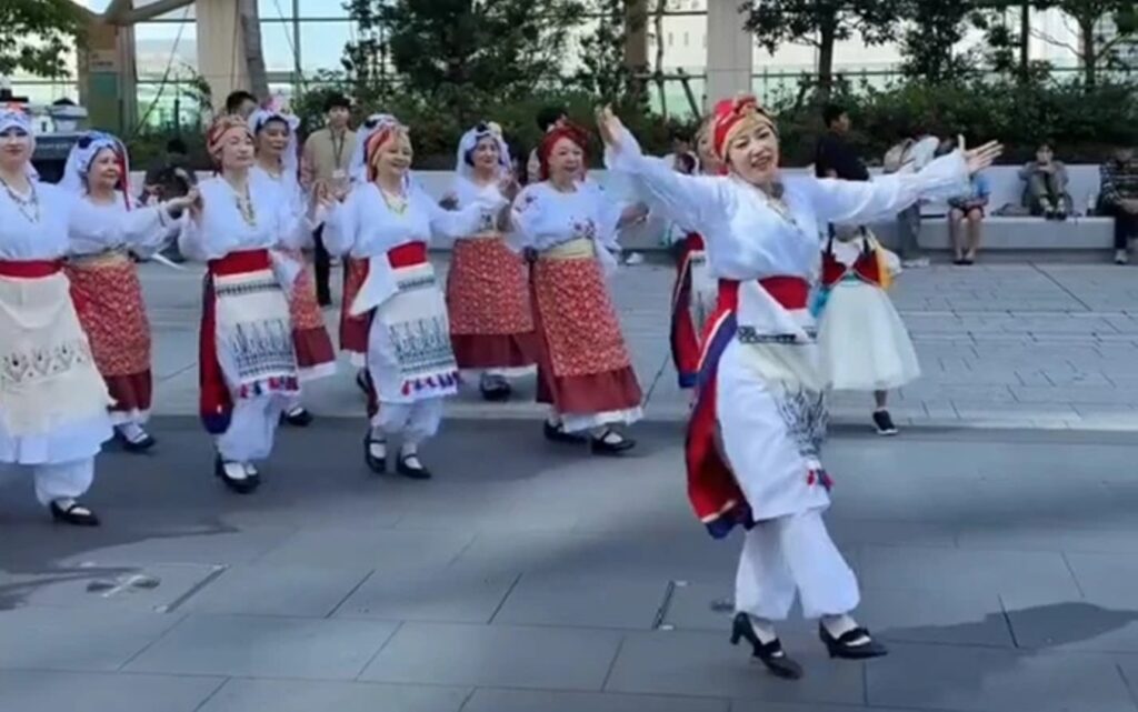 Ελληνικοί παραδοσιακοί χοροί στο Τόκιο από Γιαπωνέζες ΒΙΝΤΕΟ