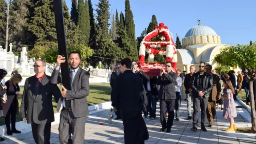 Πάτρα: Η περιφορά των Επιταφίων στα Δημοτικά Κοιμητήρια