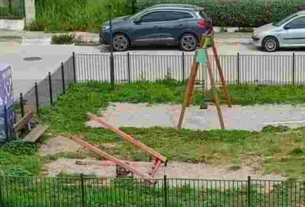 Παραλία Πατρών: Εσπασαν κούνιες Παιδικής Χαράς σε έργο που έμεινε στα λόγια ΦΩΤΟ