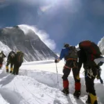 Καλοστημένη απάτη στο Εβερεστ: Δηλητηρίαζαν ορειβάτες για να δικαιολογούν αεροδιακομιδές