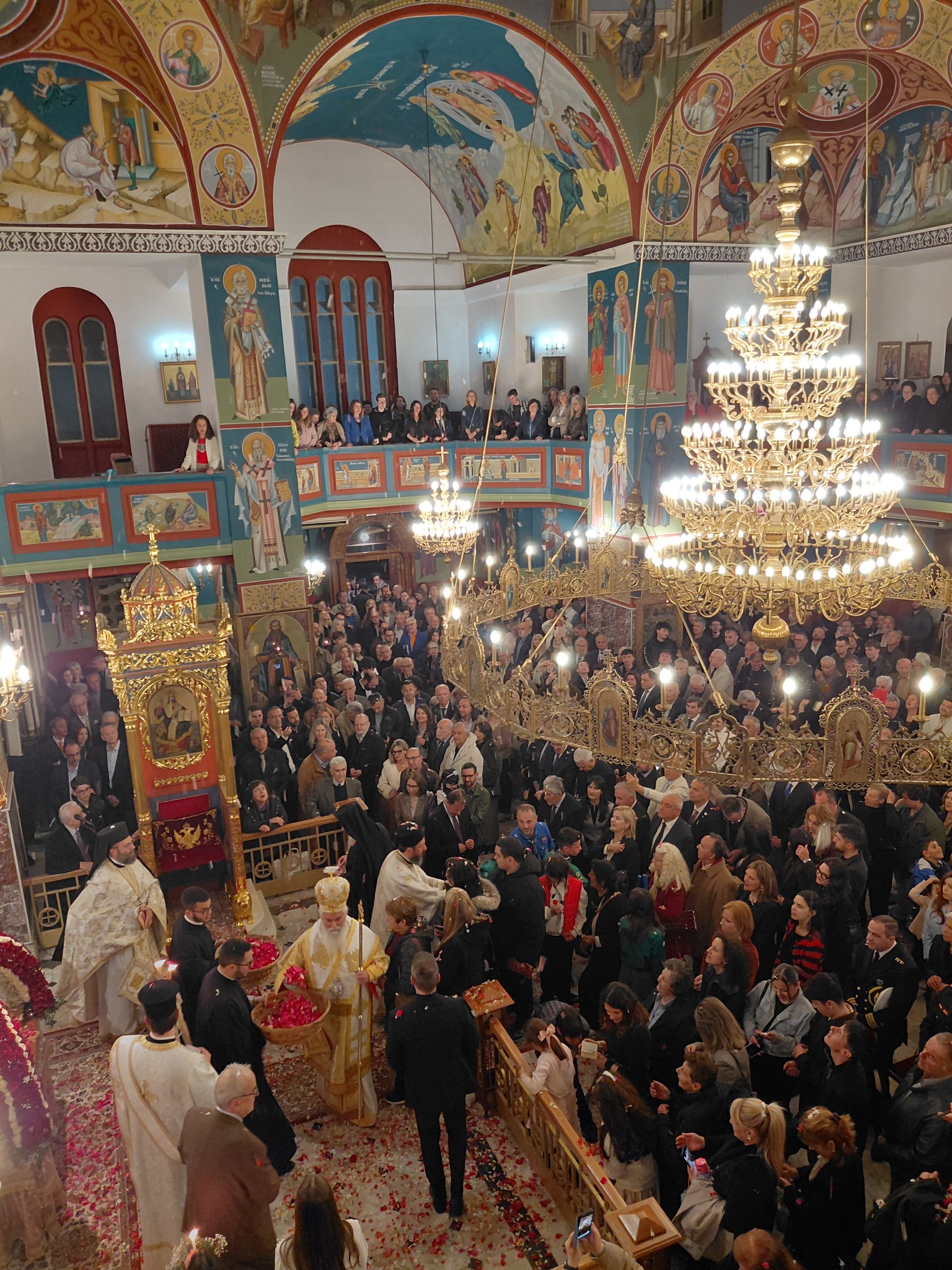 Η Ακολουθία του Επιταφίου Θρήνου στην Ιερά Μητρόπολη Καλαβρύτων και Αιγιαλείας ΦΩΤΟ