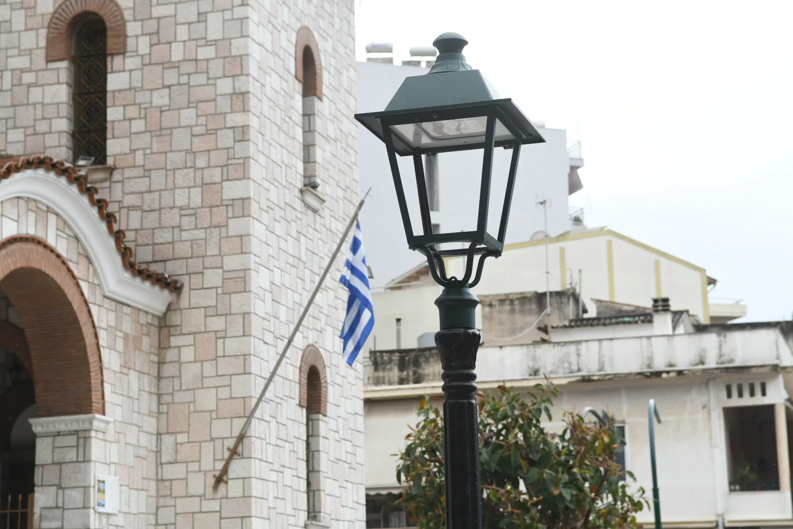Πάτρα: Νέα φωτιστικά Led έβαλε ο δήμος σε πλατείες ΦΩΤΟ 31 Πάτρα: Νέα φωτιστικά Led έβαλε ο δήμος σε πλατείες ΦΩΤΟ