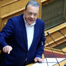 Βουλή - Φάμελλος: «Όλα τα σκάνδαλα ξεκινούν και τελειώνουν στο Μέγαρο Μαξίμου»