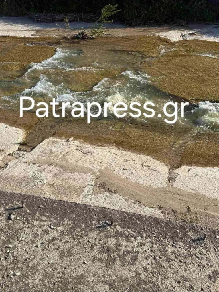 Πάτρα: Περίεργα λύµατα στον ποταμό Γλαύκο πέφτουν στη θάλασσα - Μεγάλη η ανησυχία ΦΩΤΟ