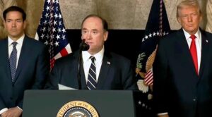 ΗΠΑ: Το παρασκήνιο πίσω από την καρατόμηση του υπουργού Ναυτικού