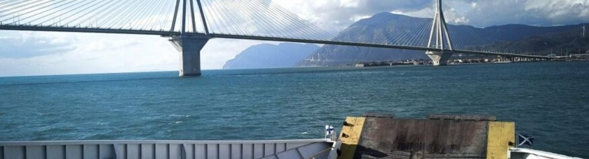 Ρίο: Διάσωση λουόμενης από φέρι μποτ όταν παρασύρθηκε από θαλάσσια ρεύματα