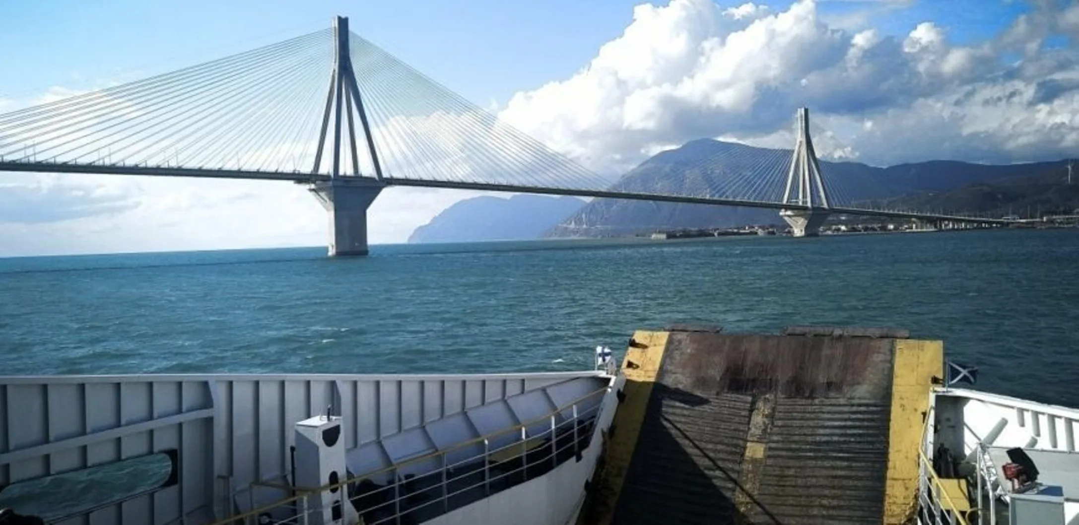 Ρίο-Αντίρριο: Κανονικά τα δρομολόγια των φερι μποτ στο Πορθμείο