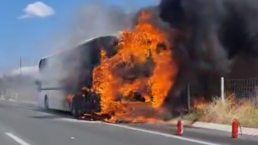 Πάτρα: Πανικός σε δρομολόγιο του ΚΤΕΛ με 48 επιβάτες - Επιασε φωτιά
