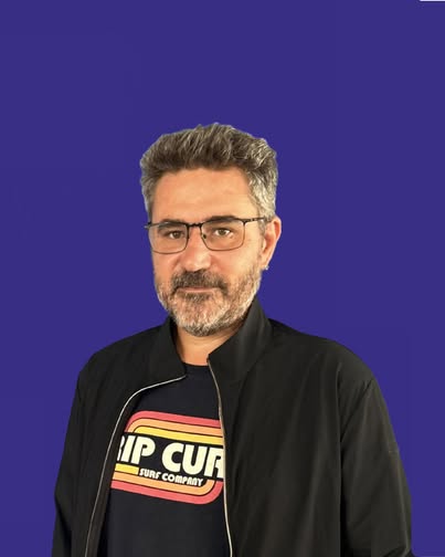 Βασίλης Ρίζος: Ποιος ήταν ο γιος της βουλευτή Θεανώς Φωτίου που έφυγε ξαφνικά από τη ζωή 25 Βασίλης Ρίζος: Ποιος ήταν ο γιος της βουλευτή Θεανώς Φωτίου που έφυγε ξαφνικά από τη ζωή