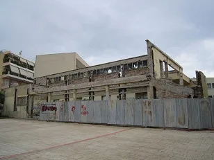 Αίγιο: Πρωτοφανές - Στα μπετά, ξεχασμένη, σχολική αίθουσα εκδηλώσεων εδώ και 30 χρόνια ΦΩΤΟ