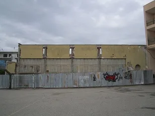 Αίγιο: Πρωτοφανές - Στα μπετά, ξεχασμένη, σχολική αίθουσα εκδηλώσεων εδώ και 30 χρόνια ΦΩΤΟ