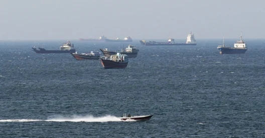 Μέση Ανατολή: Αδιέξοδο στα Στενά του Ορμούζ - «Σκληρό ροκ» Φρουρών της Επανάστασης με Τραμπ