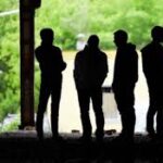 Πάτρα: Συμμορίες ανηλίκων σε γειτονιές - Ζημιές σε 35 πλατείες και 55 σχολεία ΦΩΤΟ