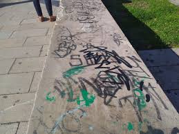 Πάτρα: Συμμορίες ανηλίκων σε γειτονιές - Ζημιές σε 35 πλατείες και 55 σχολεία ΦΩΤΟ