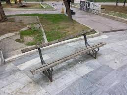 Πάτρα: Συμμορίες ανηλίκων σε γειτονιές - Ζημιές σε 35 πλατείες και 55 σχολεία ΦΩΤΟ