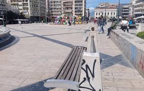 Πάτρα: Συμμορίες ανηλίκων σε γειτονιές - Ζημιές σε 35 πλατείες και 55 σχολεία ΦΩΤΟ