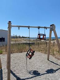 Πάτρα: Συμμορίες ανηλίκων σε γειτονιές - Ζημιές σε 35 πλατείες και 55 σχολεία ΦΩΤΟ