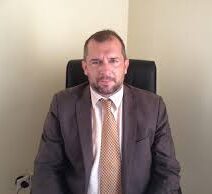 «Ανούσιες συζητήσεις ενώ η Αιγιάλεια χάνει το μέλλον της»