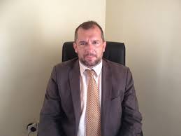 «Ανούσιες συζητήσεις ενώ η Αιγιάλεια χάνει το μέλλον της»