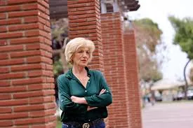 «Εξυπηρέτηση των σχολικών μονάδων»