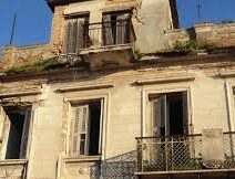 Πάτρα: Περί τα 330 τα ξεχασμένα νεοκλασικά κτίρια «γάγγραινα» στην πόλη ΦΩΤΟ 17 Πάτρα: Περί τα 330 τα ξεχασμένα νεοκλασικά κτίρια «γάγγραινα» στην πόλη ΦΩΤΟ