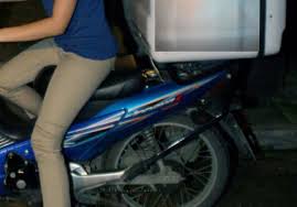 Βάρδα: Αφαίρεσαν χρήματα και έκλεψαν μαχανάκι