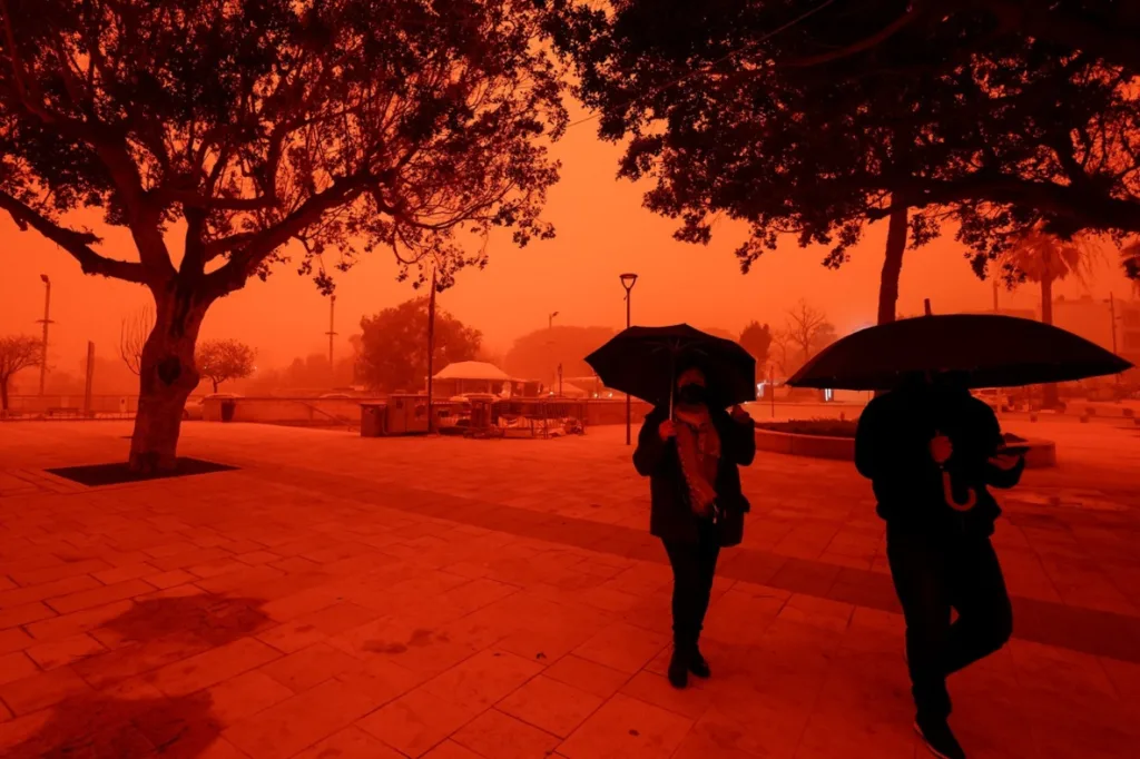 «Εξαφανίστηκαν» από την αφρικανική σκόνη Κρήτη και Κυκλάδες ΦΩΤΟ - ΒΙΝΤΕΟ