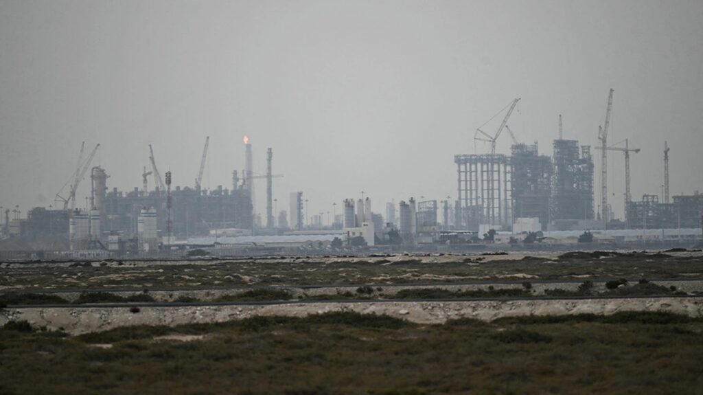Μέση Ανατολή: Ισραηλινή επίθεση σε πετροχημική μονάδα του Ιράν - Σενάρια για πυρηνικό κίνδυνο