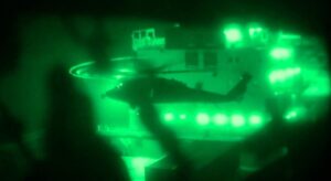 Το βίντεο από την κατάσχεση ιρανικού πλοίου από τις ΗΠΑ - Απειλεί με αντίποινα η Τεχεράνη