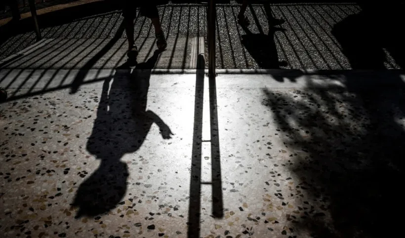 Πάτρα - Καταγγελία κακοποίησης μαθητή από δάσκαλο: Σοκαριστική η περιγραφή της μητέρα του 6χρονου 24 Πάτρα - Καταγγελία κακοποίησης μαθητή από δάσκαλο: Σοκαριστική η περιγραφή της μητέρα του 6χρονου