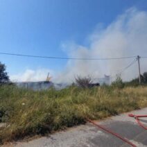 Καλαμάτα: Μεγάλη φωτιά σε επιχείρηση - Διακοπή κυκλοφορίας BINTEO